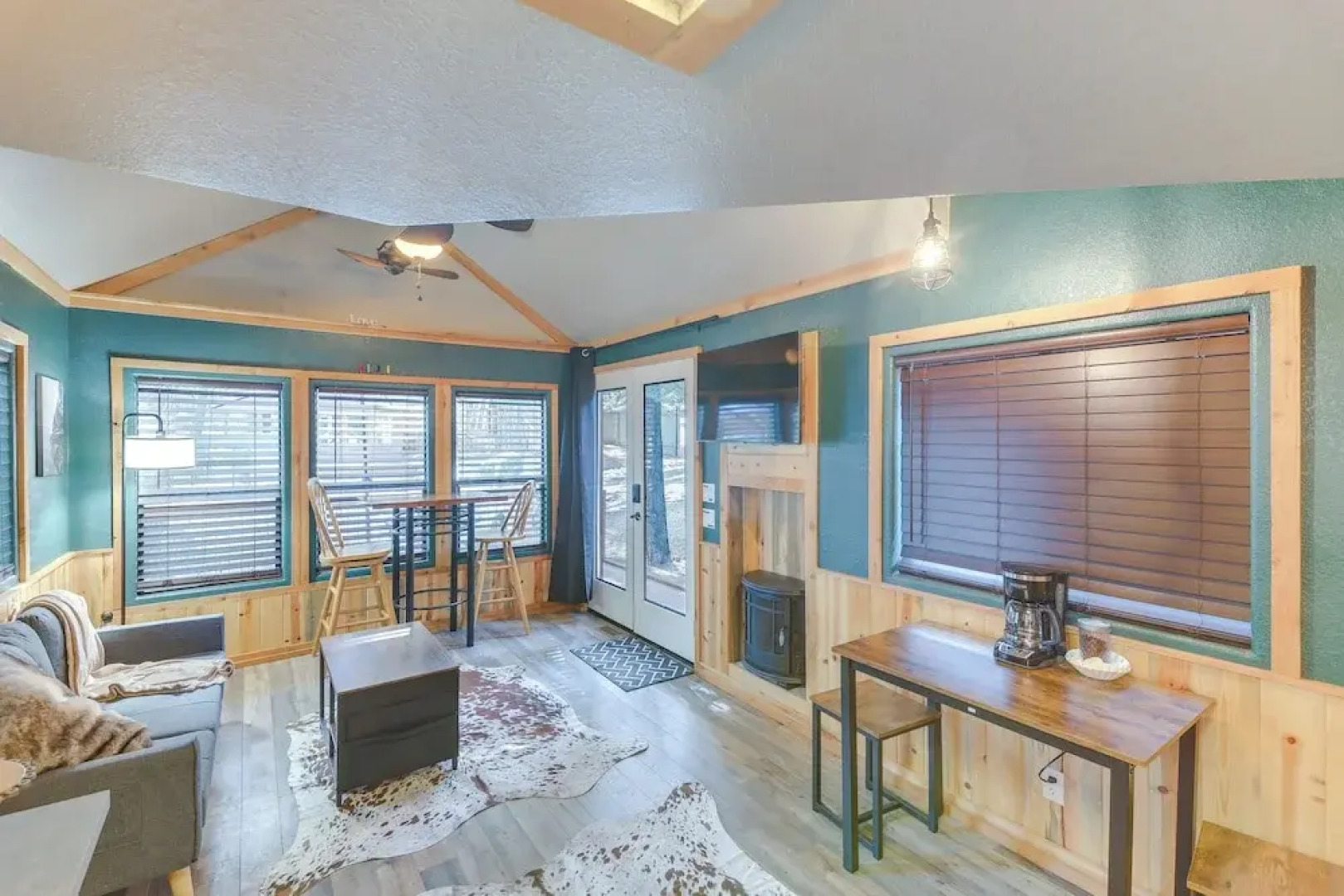 Peaceful Lake Almanor Hideaway, Fish, Hunt + Hike!