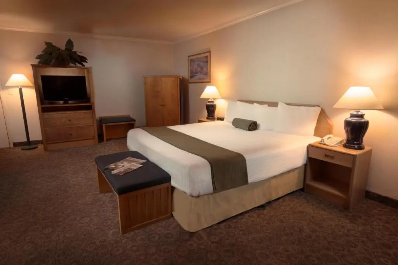 The Redwood Riverwalk, A Boutique Hotel