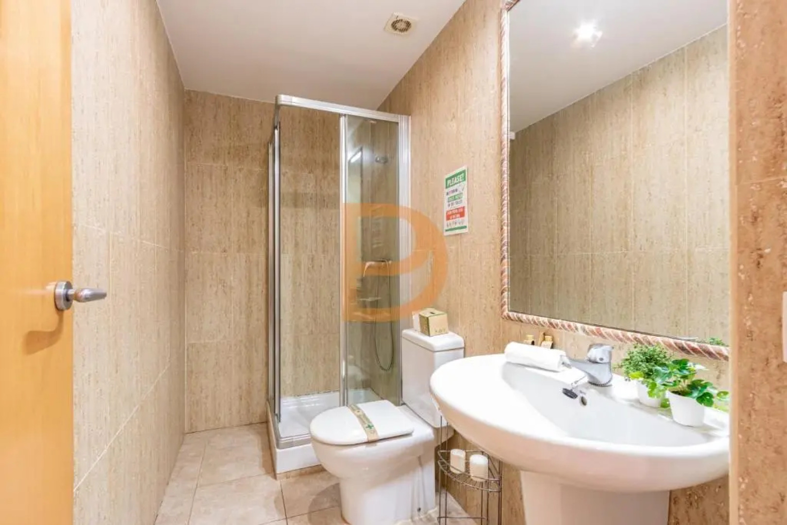 Beautiful apartment for 6 people with pool, parking and wifi - 10 minutes from the beach