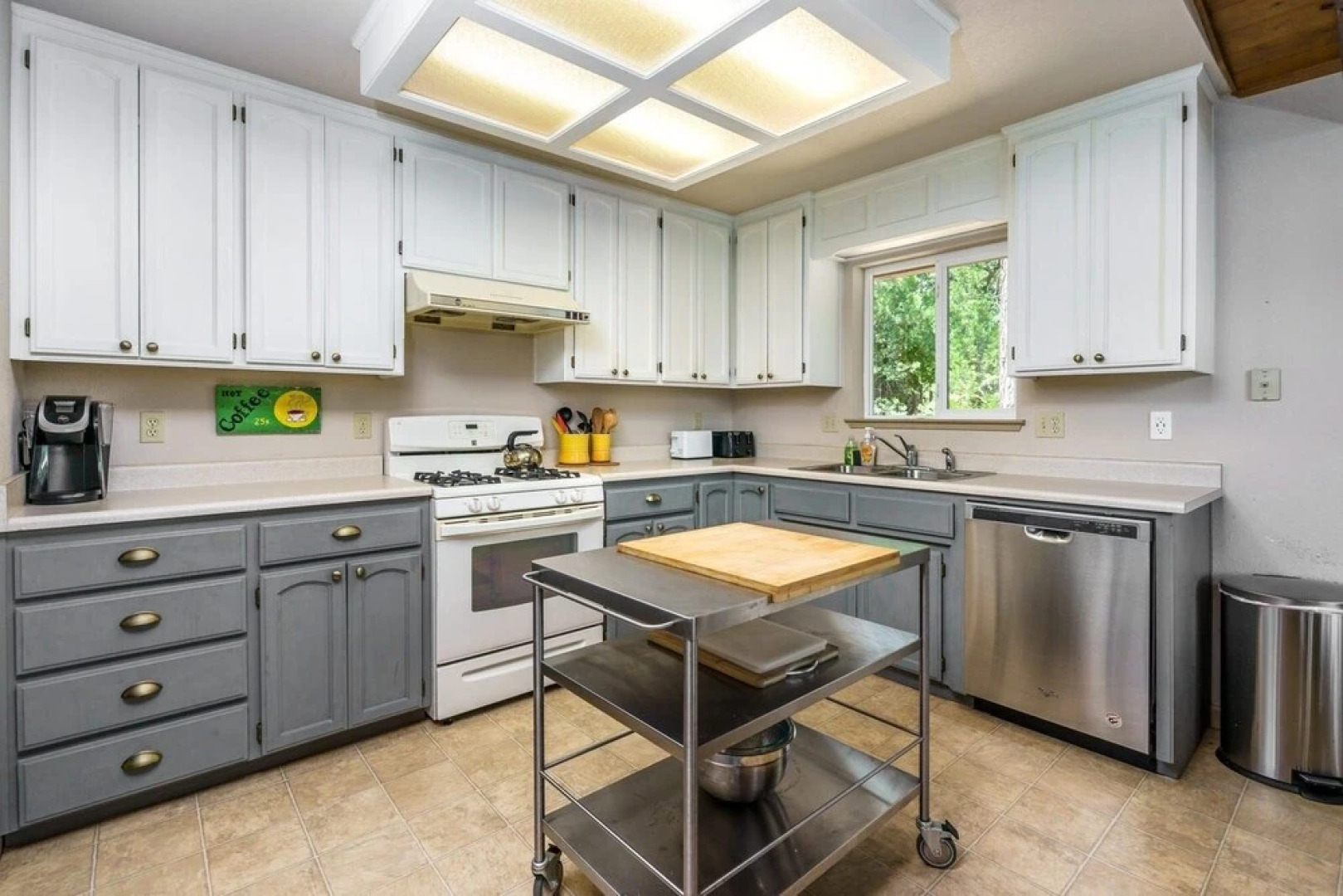 Hillside Haven -PET FRIENDLY!  Explore All Yosemite and Pine Mountain Lake has to Offer by Yosemite Region Resorts