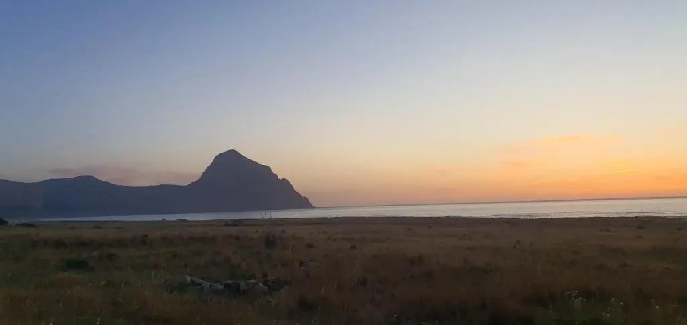 4 bedrooms villa with private pool jacuzzi and enclosed garden at Buseto Palizzolo 6 km away from the beach