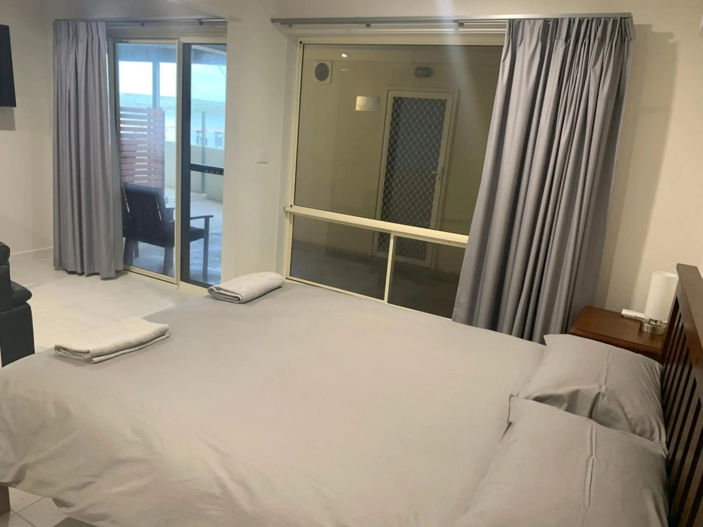 Beachside & Jetty View Apartment 4 - First Mate Apartment