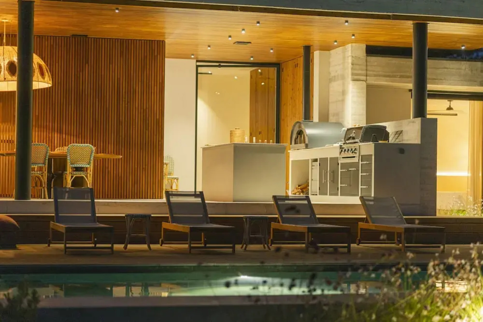 CL M Villa Retreat by Cadenzalux