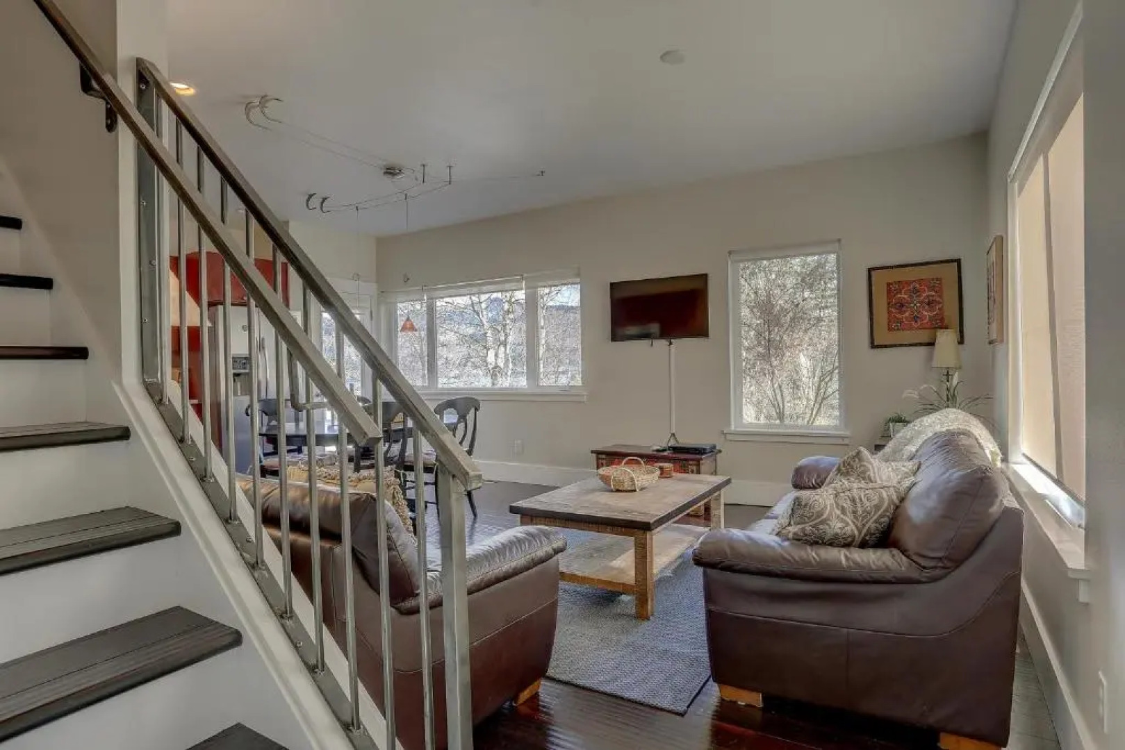 Surfsup!   *30 Day Minimum 3 Bedroom Home by RedAwning