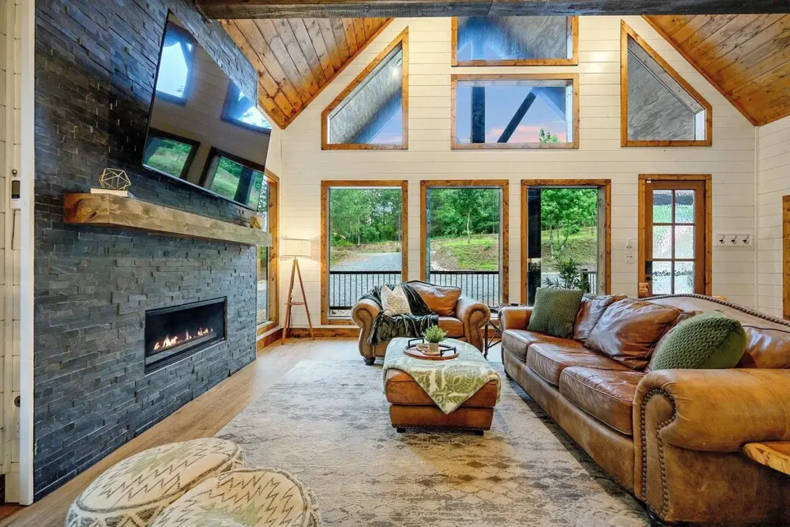 Broken Bow Home w/ Hot Tub, Game Room & EV Charger