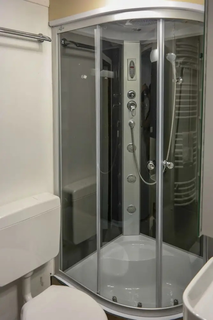 8 Pers Large Seaside Home in Front of the Lauwersmeer