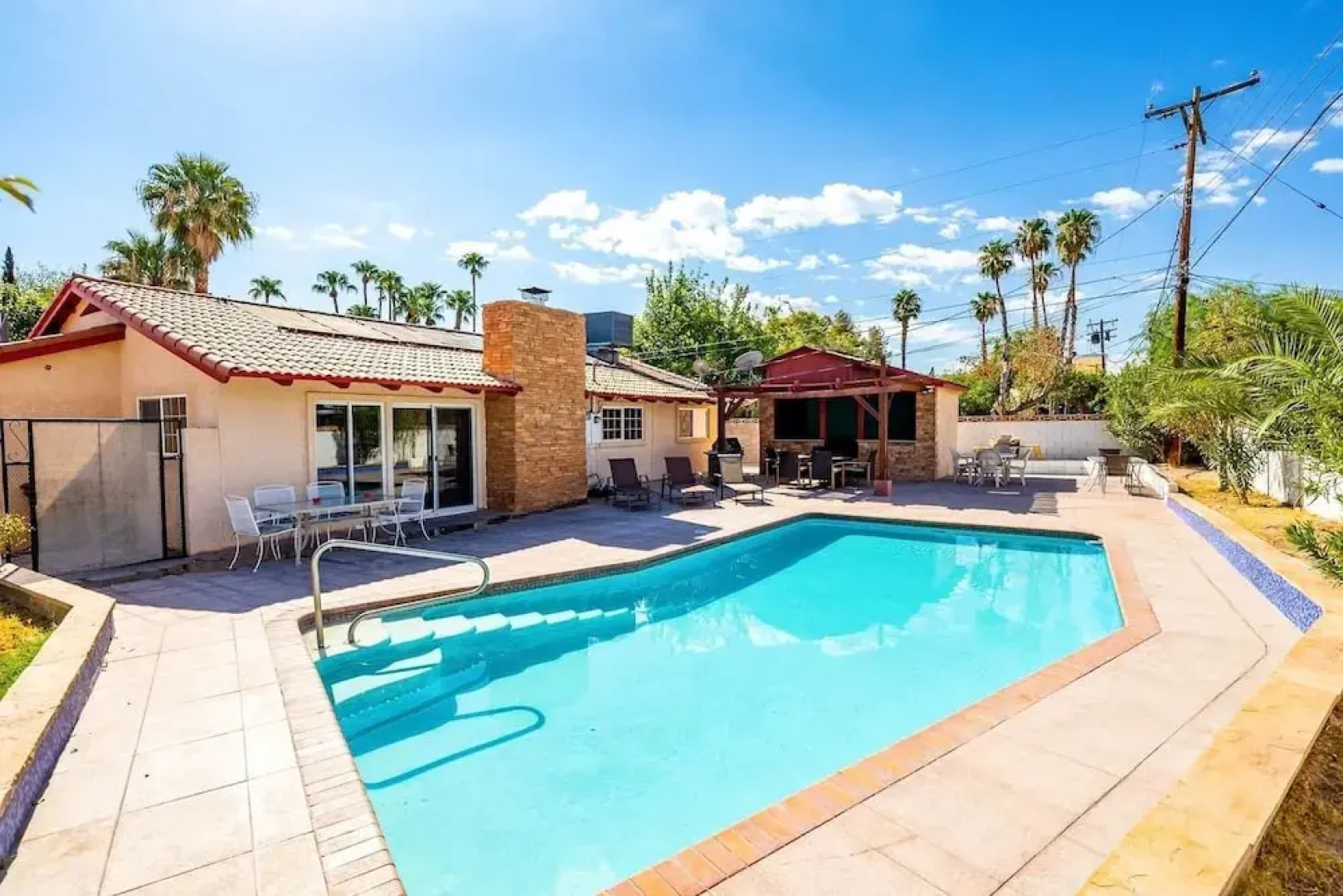 Las Vegas Elegance! Pool Table & Sparkling Pool!