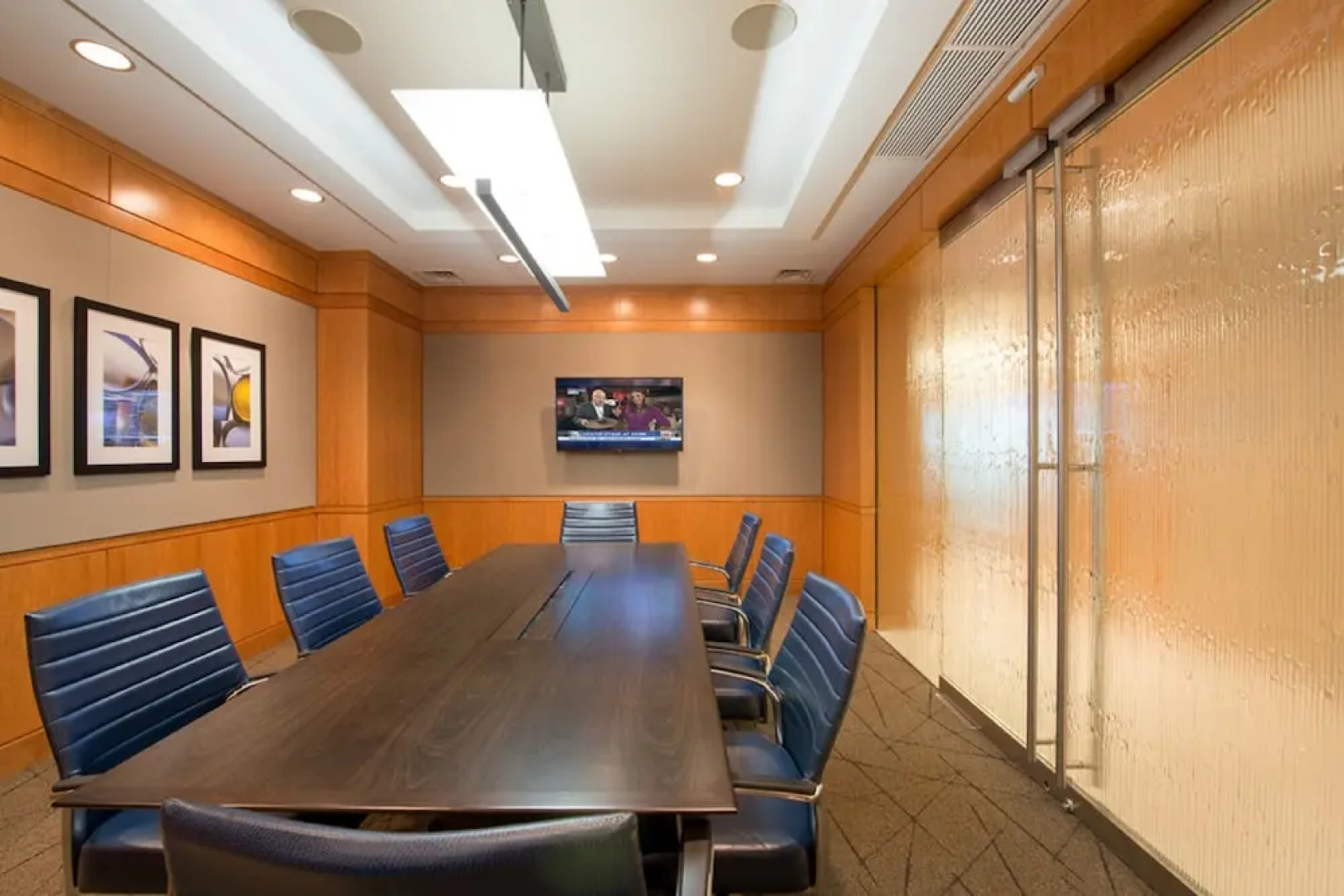 Global Luxury Suites at Town Center South