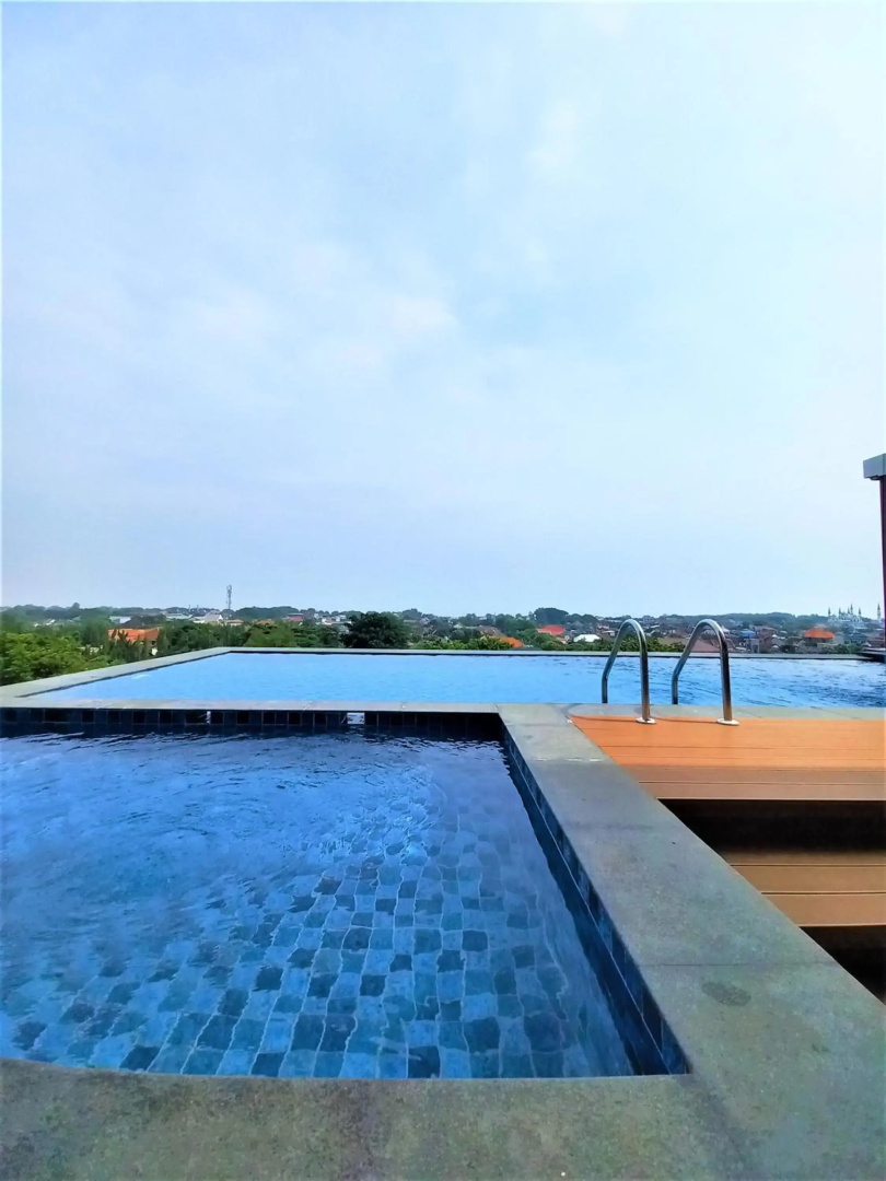 Front One King Hotel Tuban