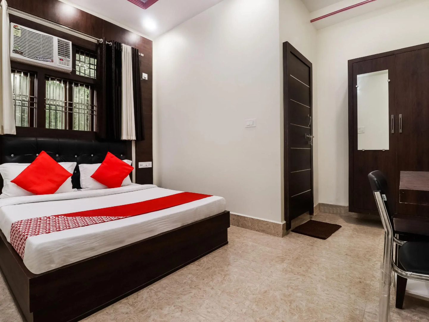 Oyo 70467 Tt Nalin Inn