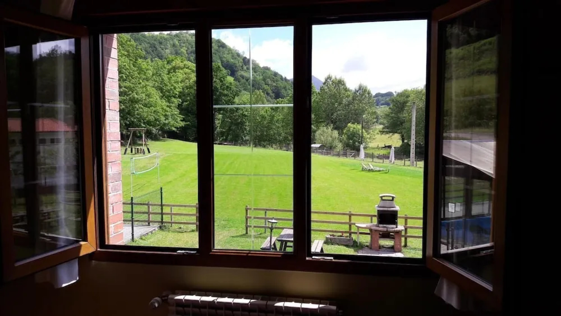 Apartamentos El Castañeu