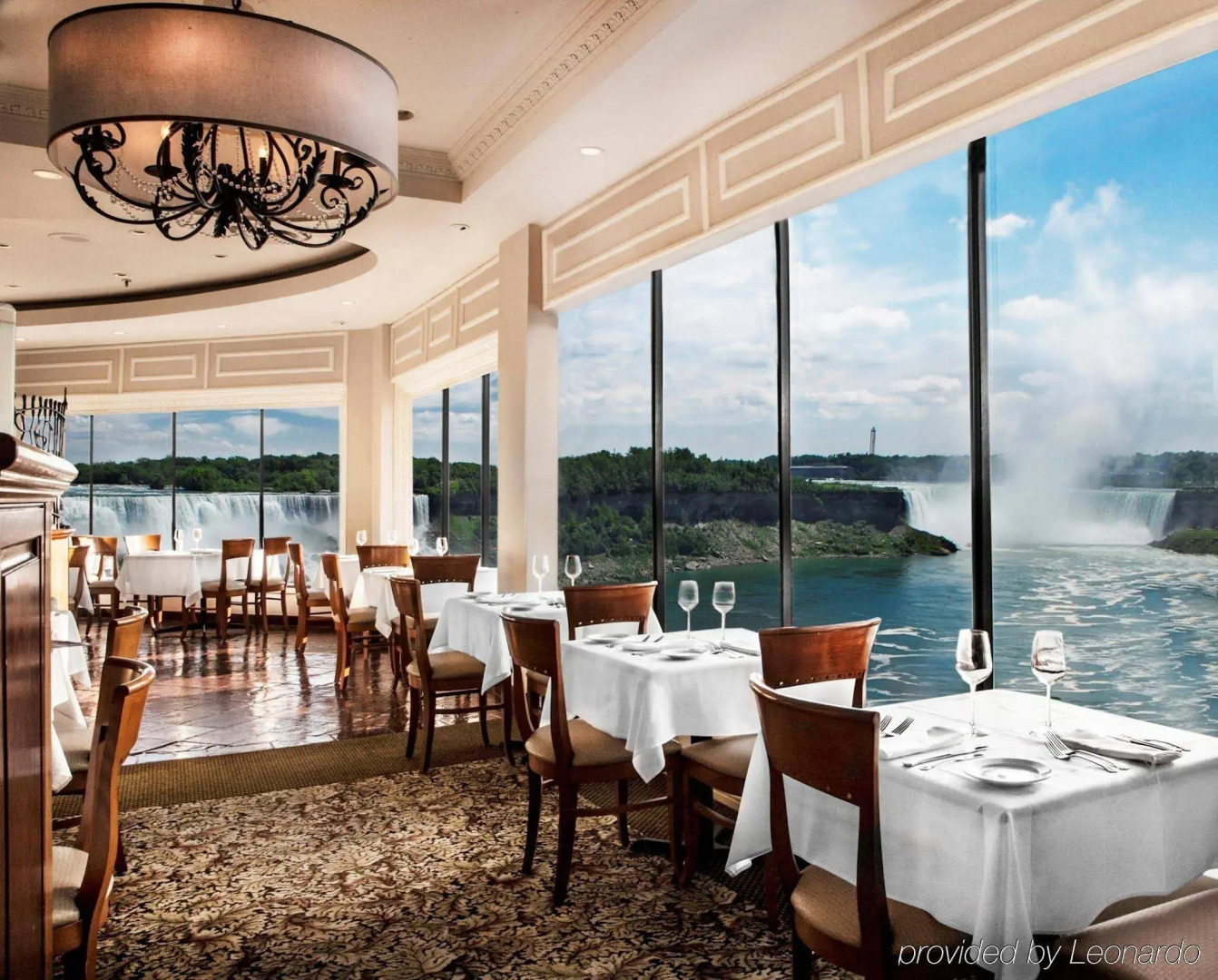 The Brock Niagara Falls Fallsview, Tapestry by Hilton