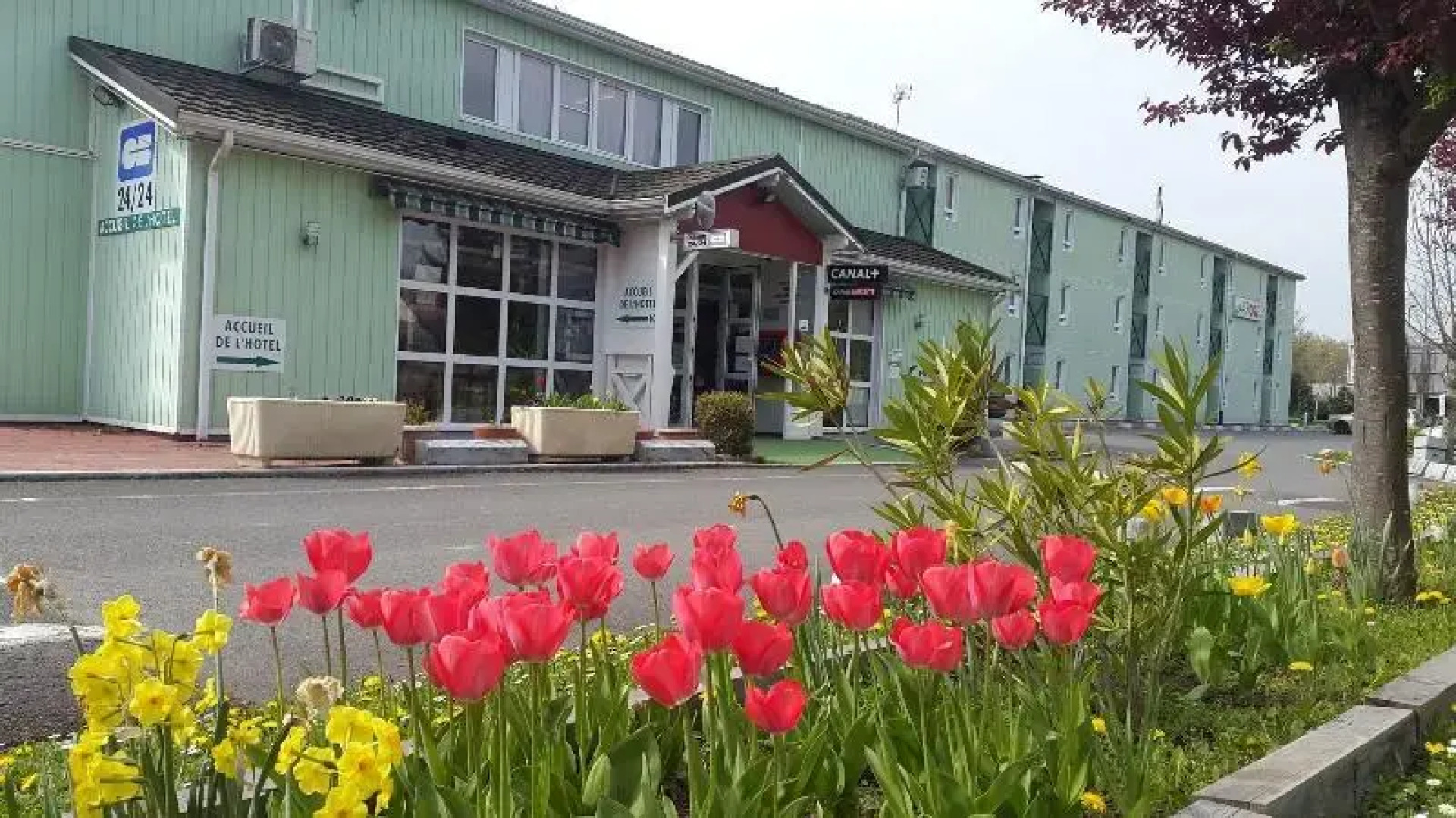 Kyriad Direct Claye Souilly