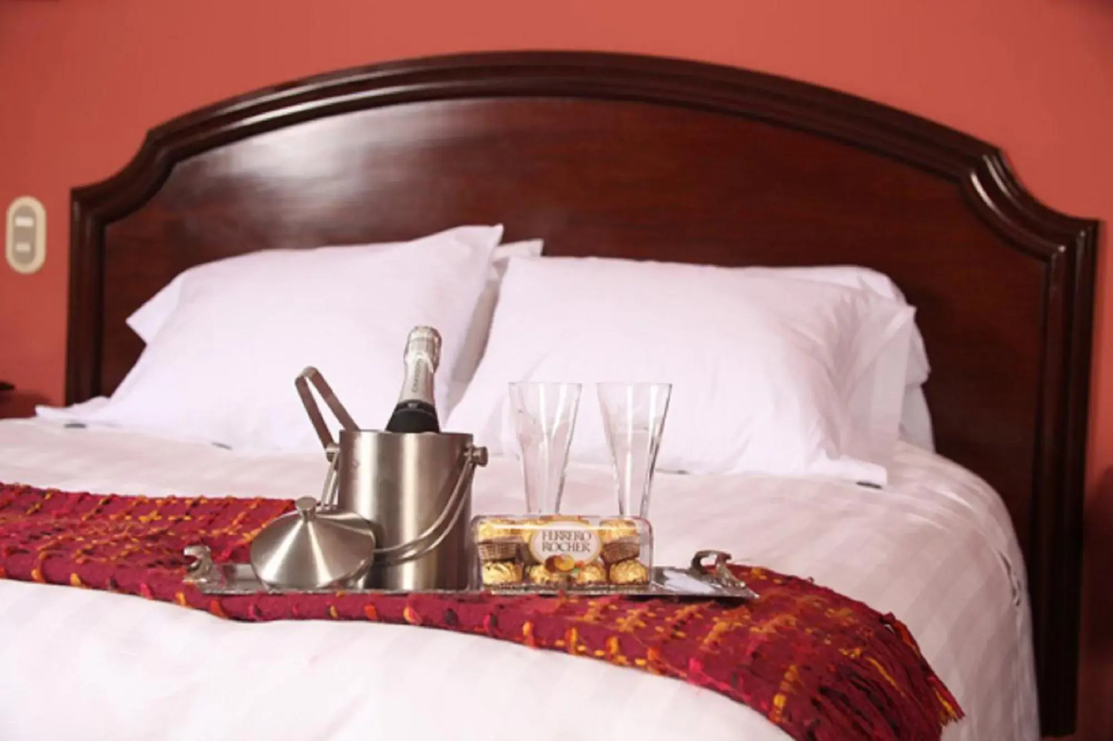 Suites Plaza Las Flores