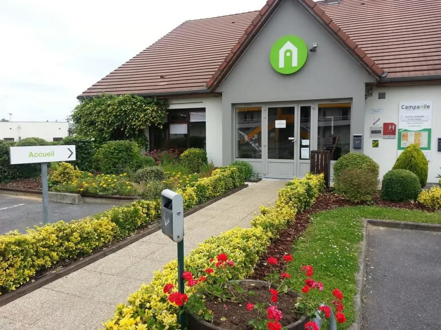 Hotel Kyriad Chantilly Sud - Luzarches