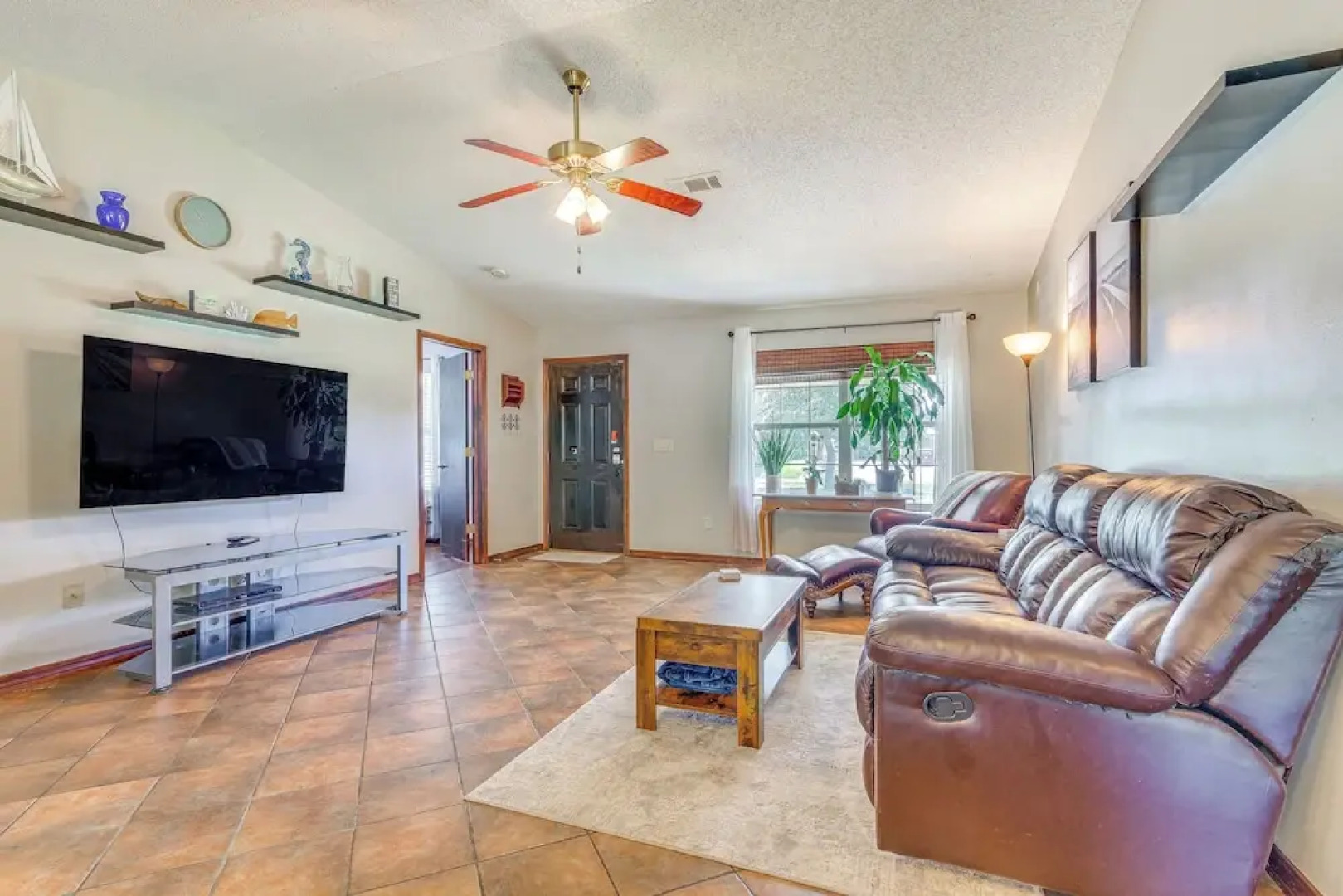 Navarre House w/ Game Room: 5 Mi to Beaches!
