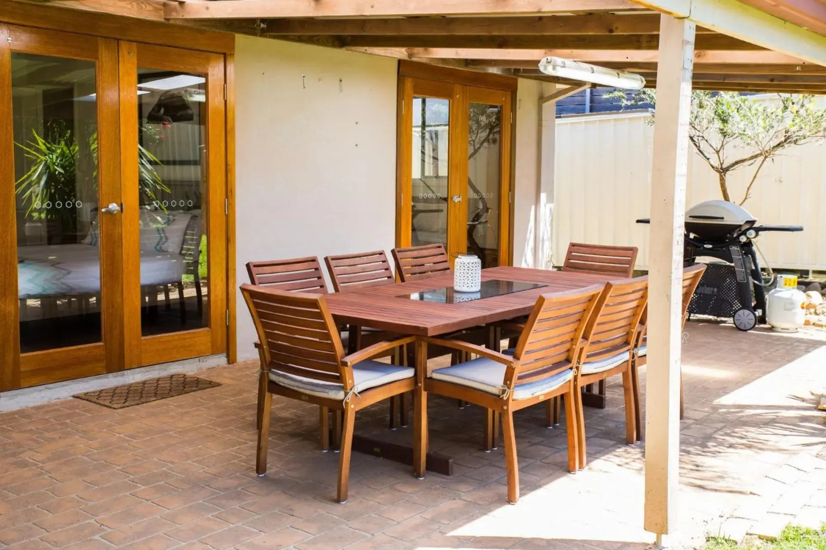 Sunbaker Beach House - 4 Mins to Beach - Pet Friendly with Fire Pit
