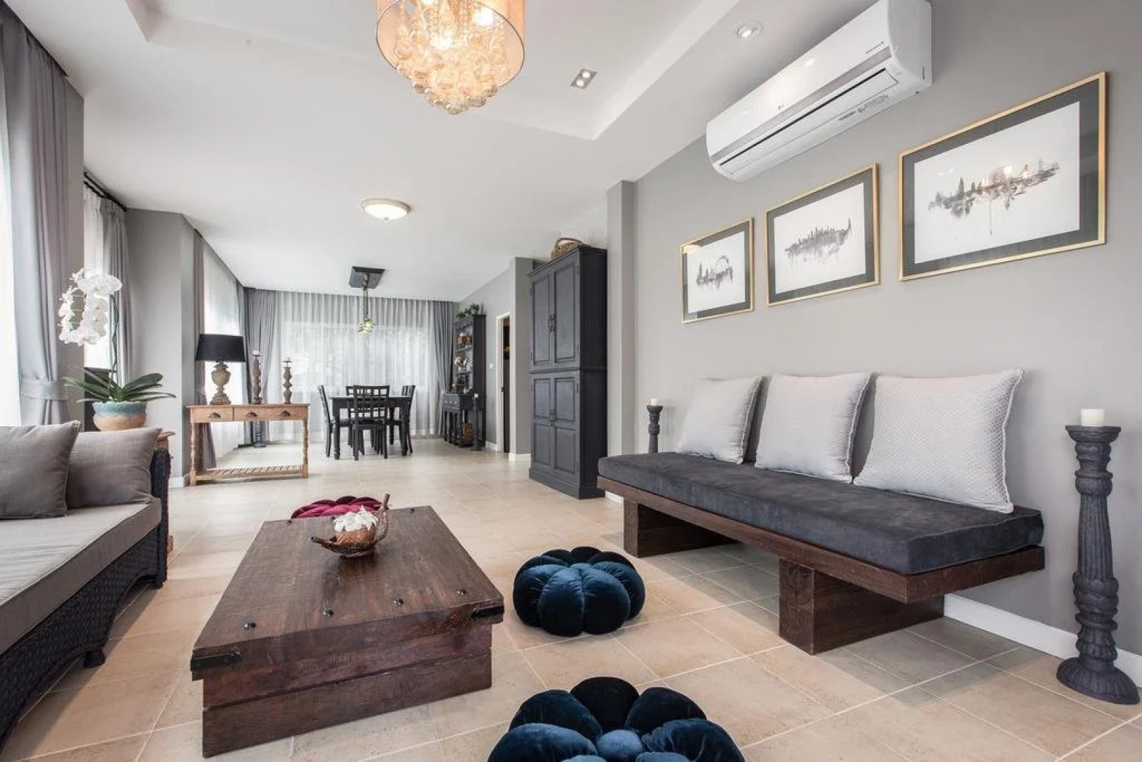 Moon 11 Boutique Home