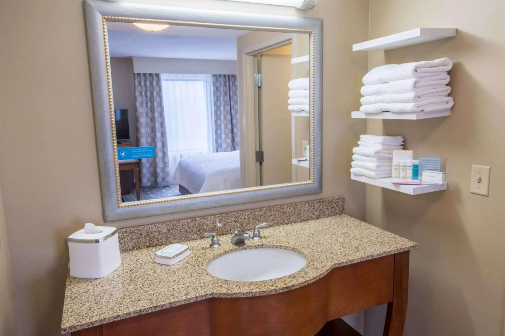Hampton Inn & Suites Tilton