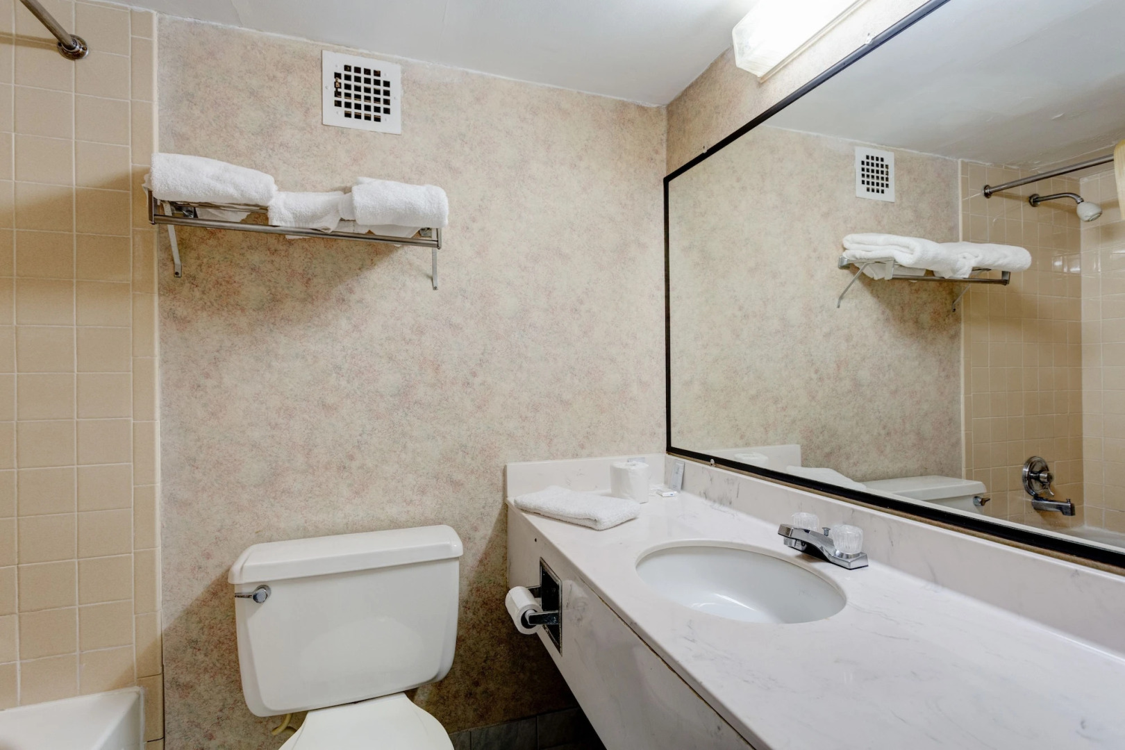 University Hotel and Suites