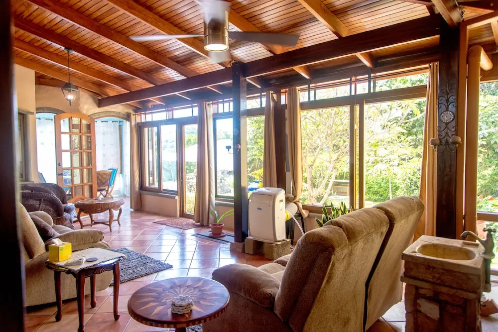 "Modern 2br Casa Calmarse W Mountain View"