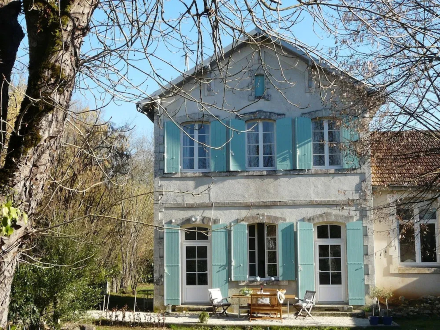 Pretty Holiday Home With Terrace, Garden, Barbecue, Veranda