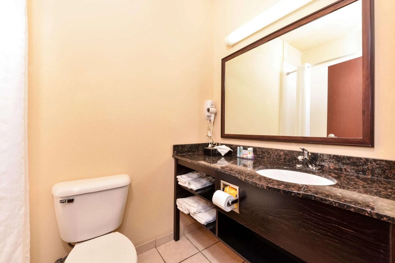 Express Inn & Suites