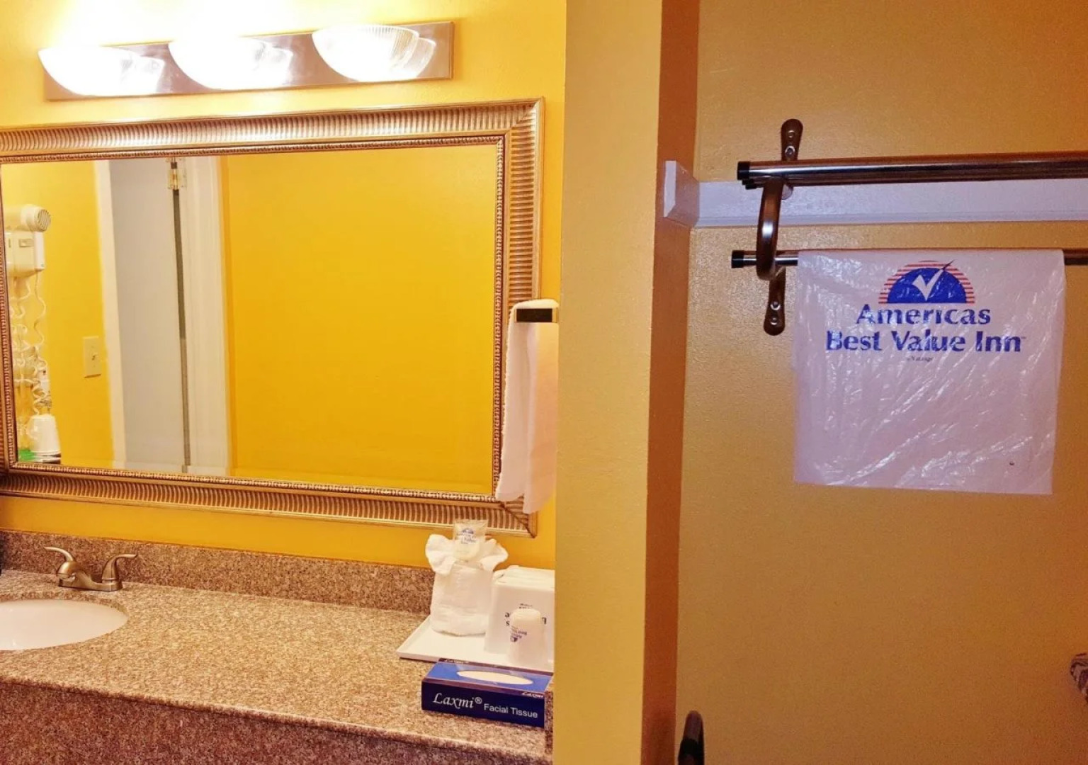 Hilcrest Inn & Suites