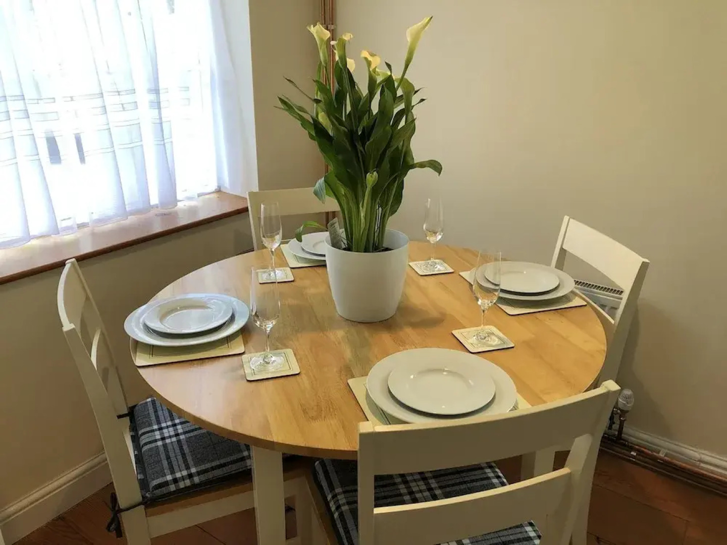 Idyllic Location, Stunning Views, Relax & Refresh in Peace & Comfort