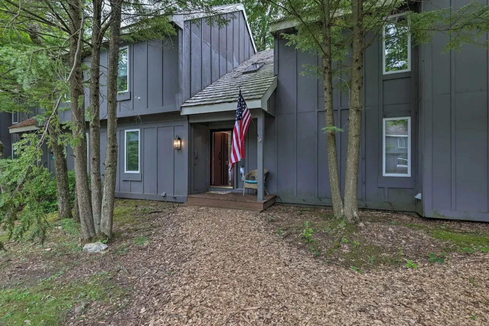 Walk to Jack Frost: Cozy Poconos Townhome