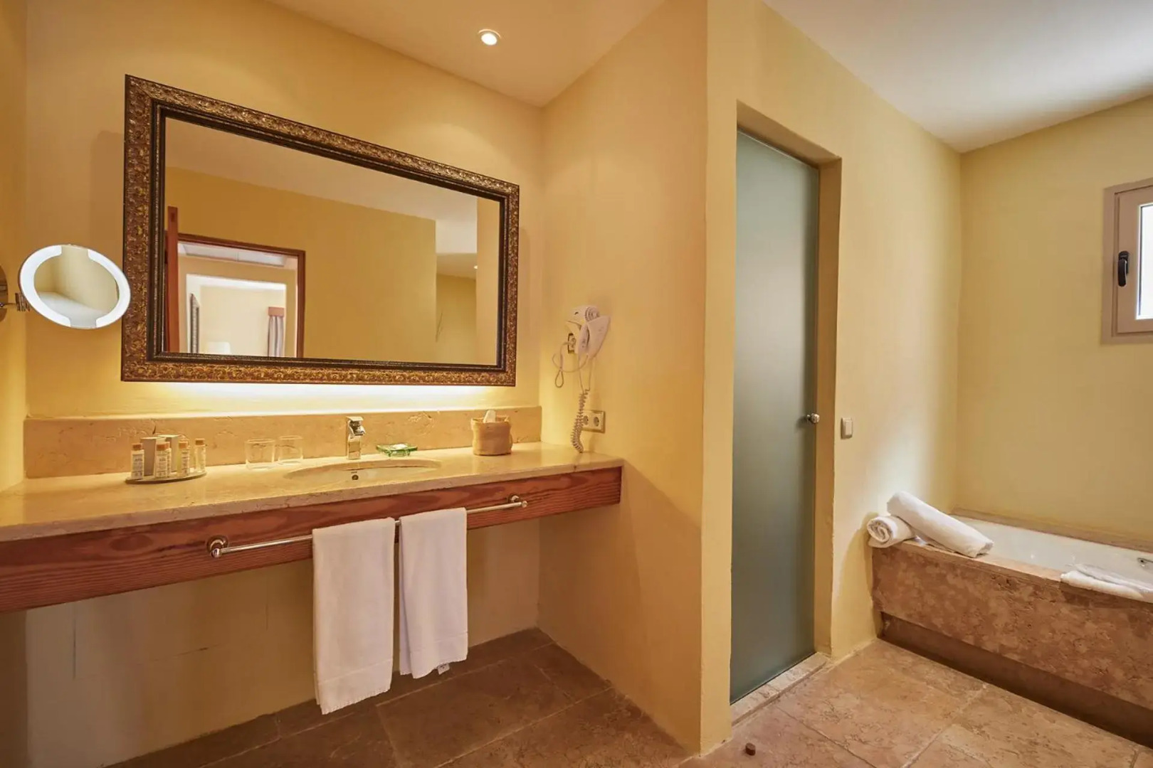 Pula Suites Boutique Resort