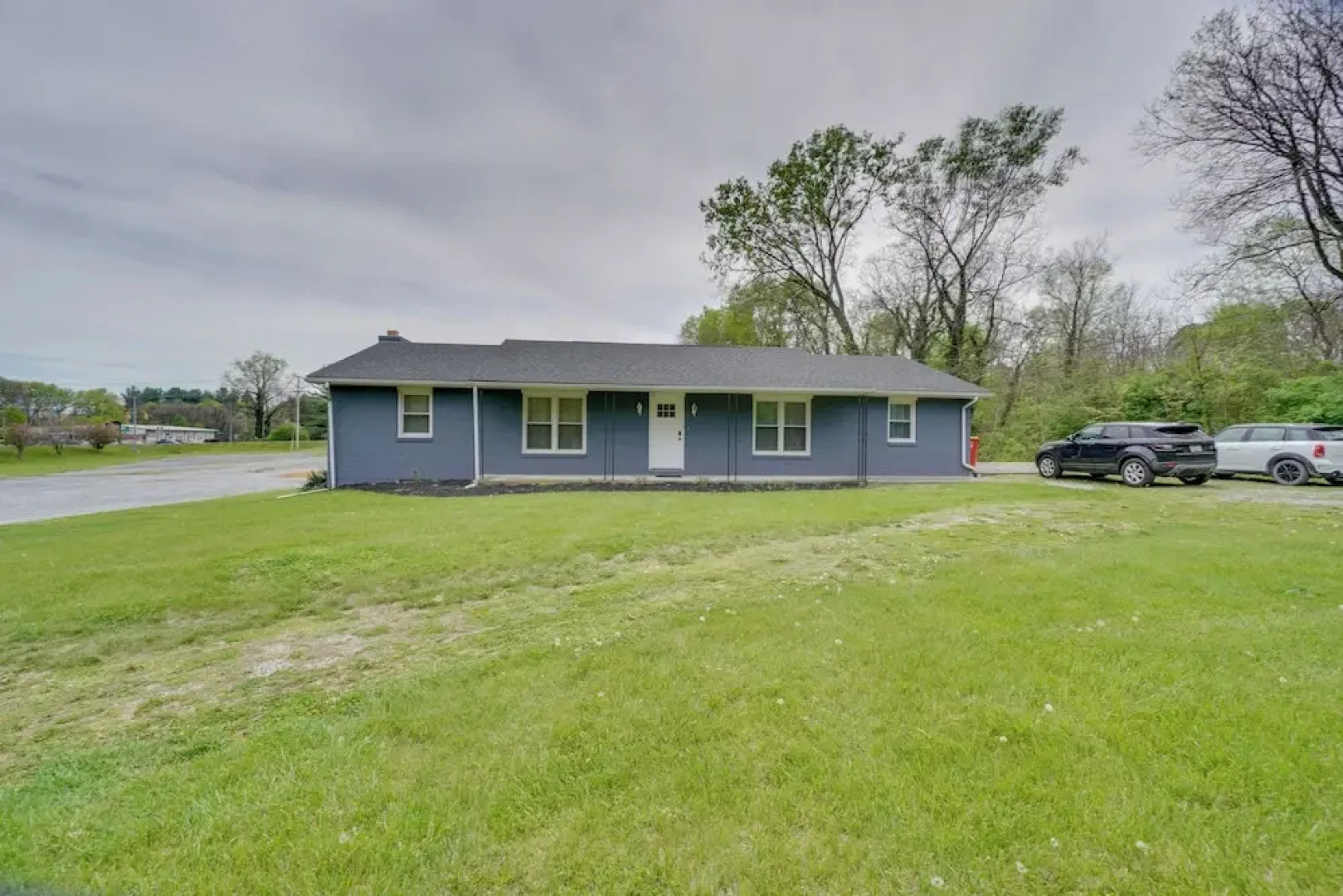 Walk to Stores: Home in Historic Shepherdstown!