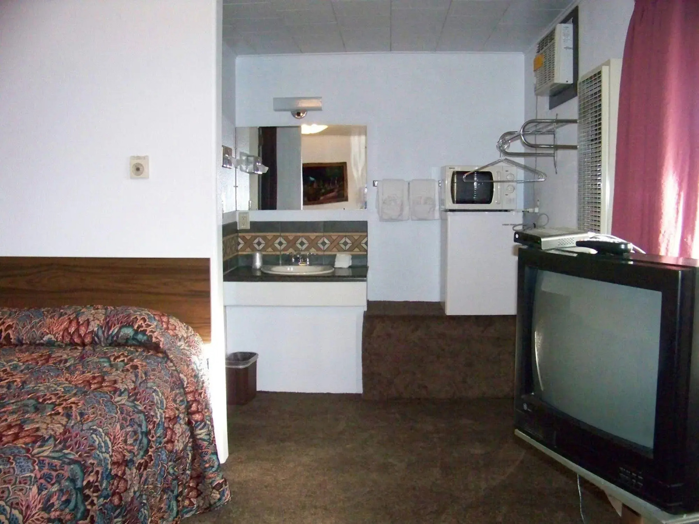 Bells Motor Lodge Motel - Spearfish