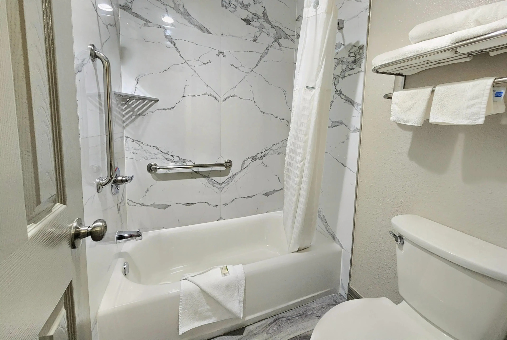 Days Inn by Wyndham Baytown Garth Road I10 East