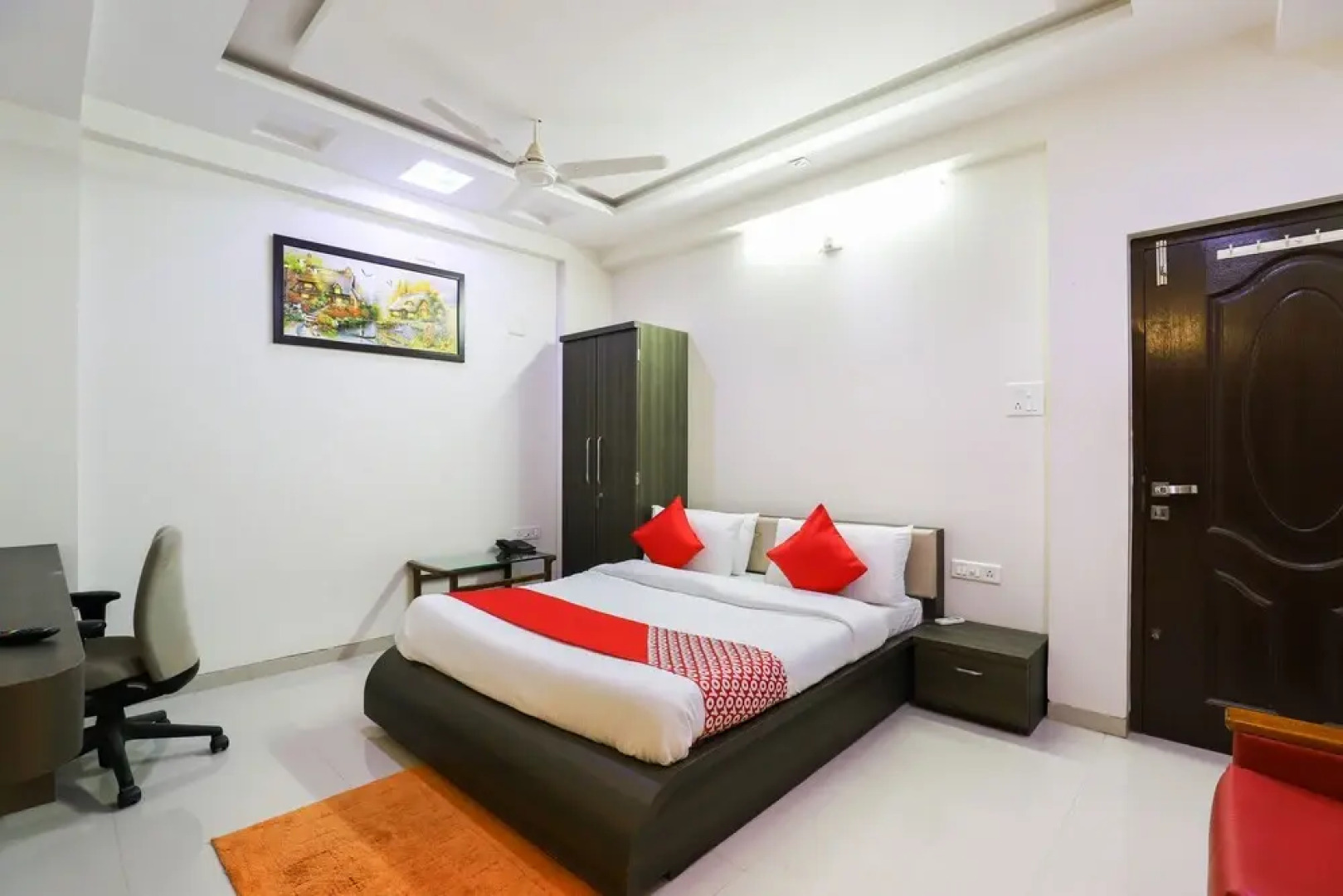 OYO 49837 Hotel Narayan Executive