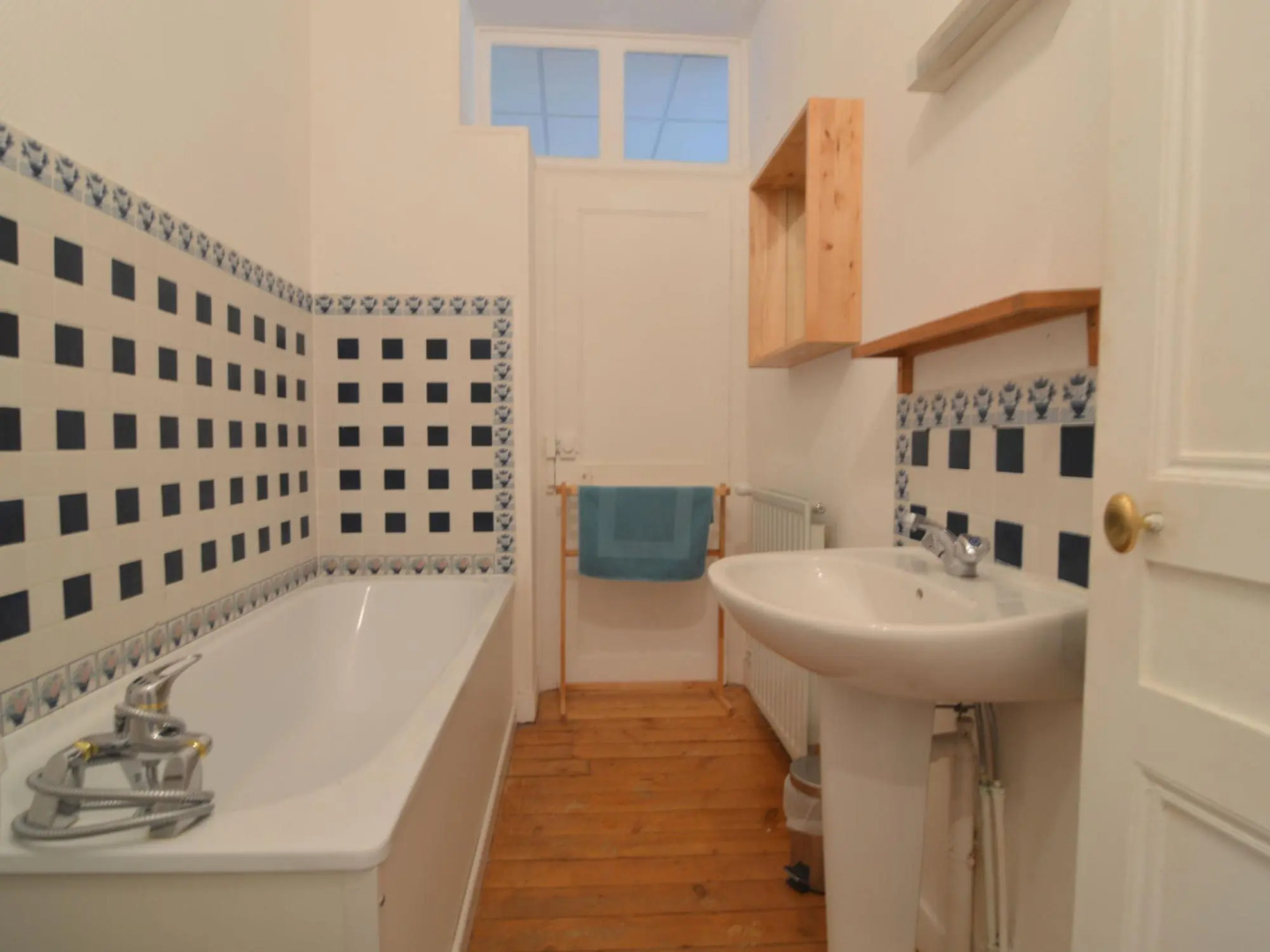 Heritage Castle in Asnieres with Garden