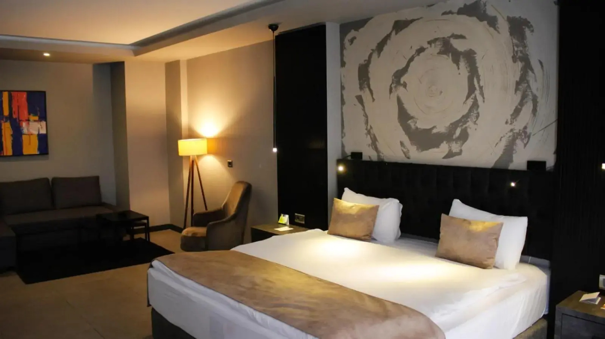 RYS Hotel & Restaurant