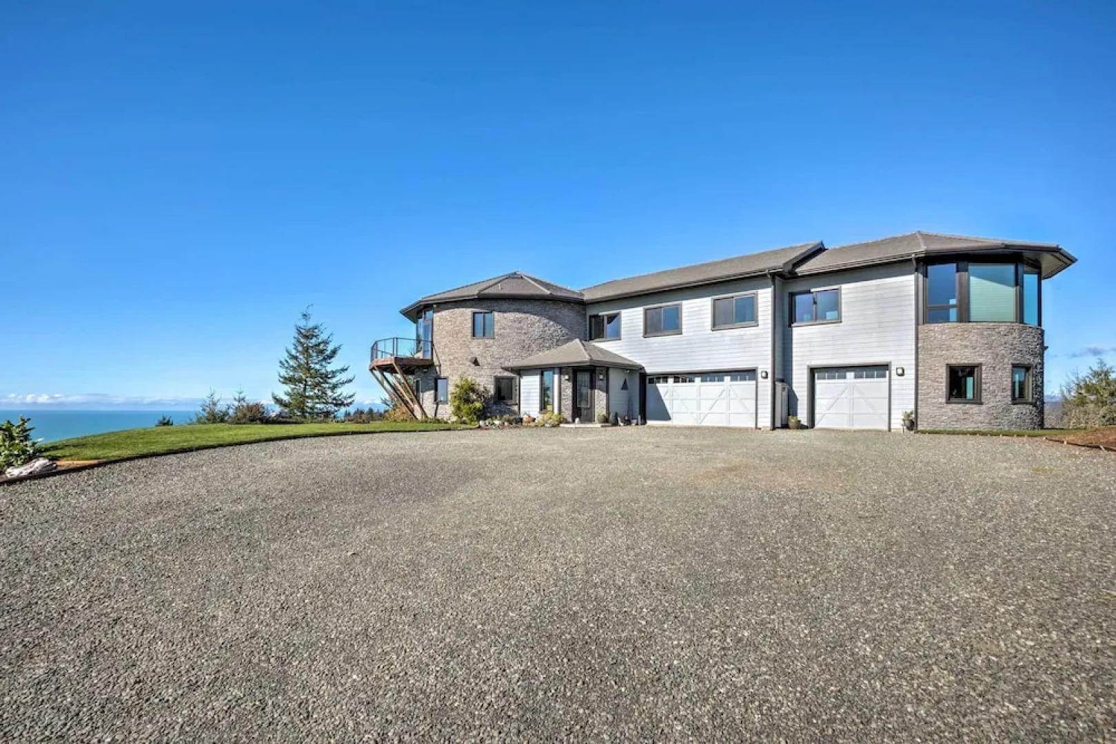 Stunning 360 Ocean Views, Near Redwoods NP!