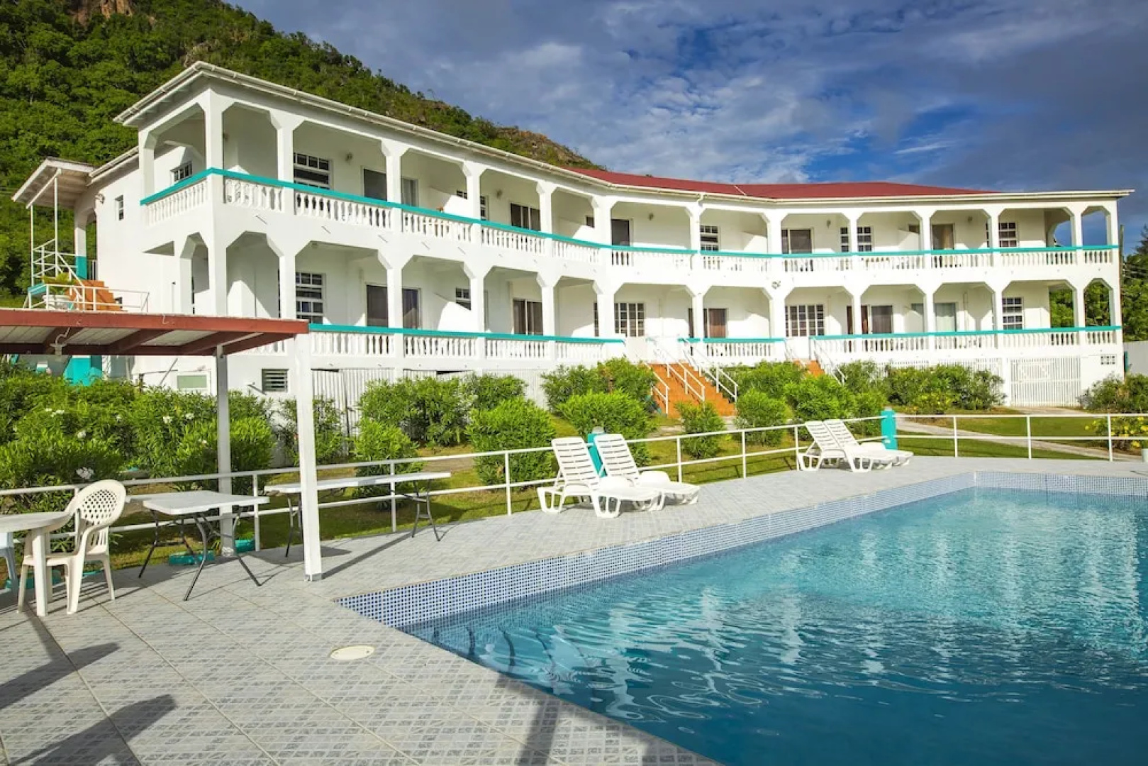 Royal Cove Hotel