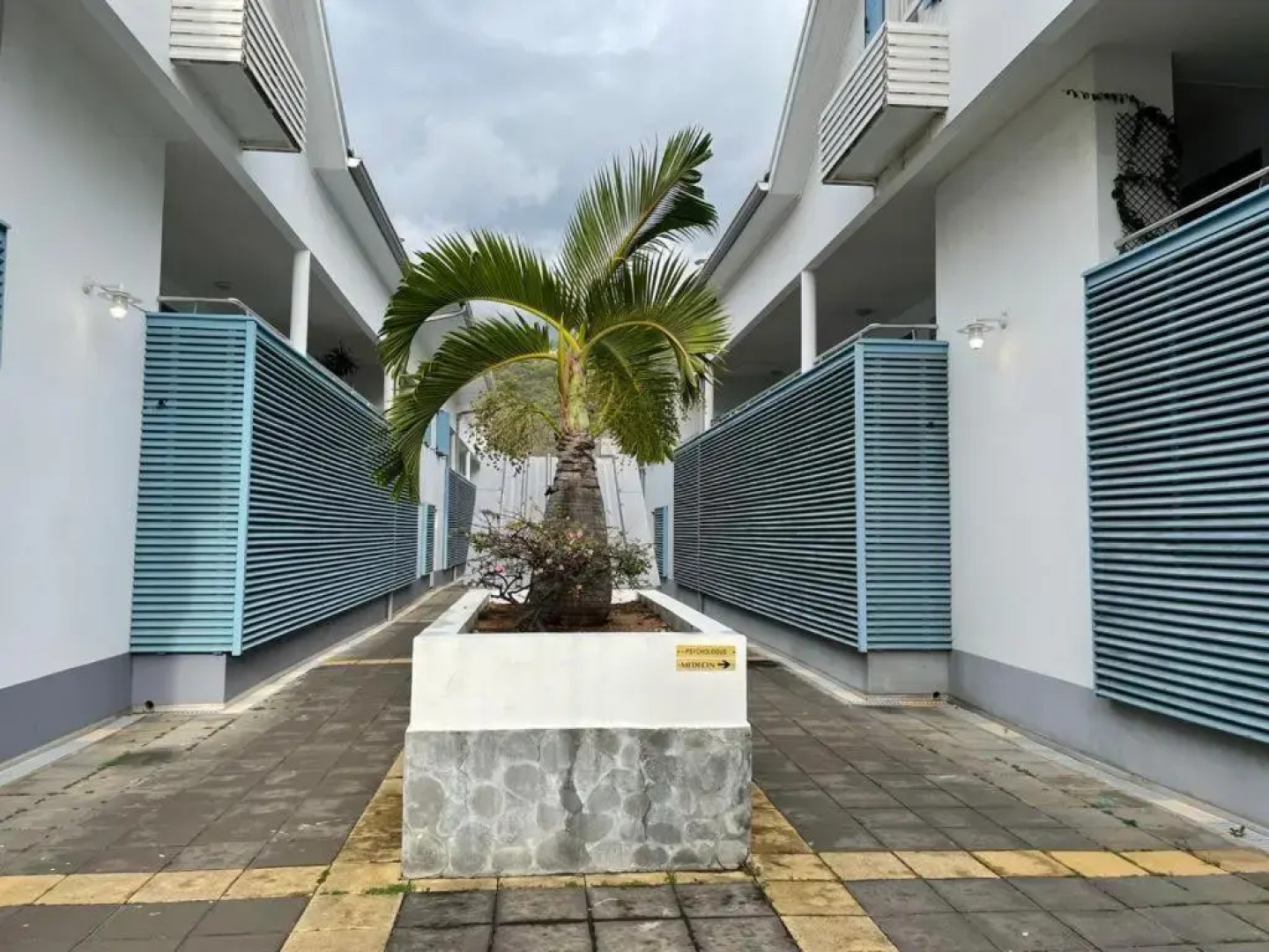 Saint-Leu Reunion Centre Ville T3 Duplex Meuble