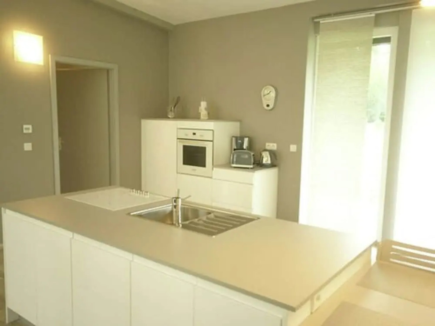 Modern and Luxurious Design Home at the Edge of a Forest and a Stream