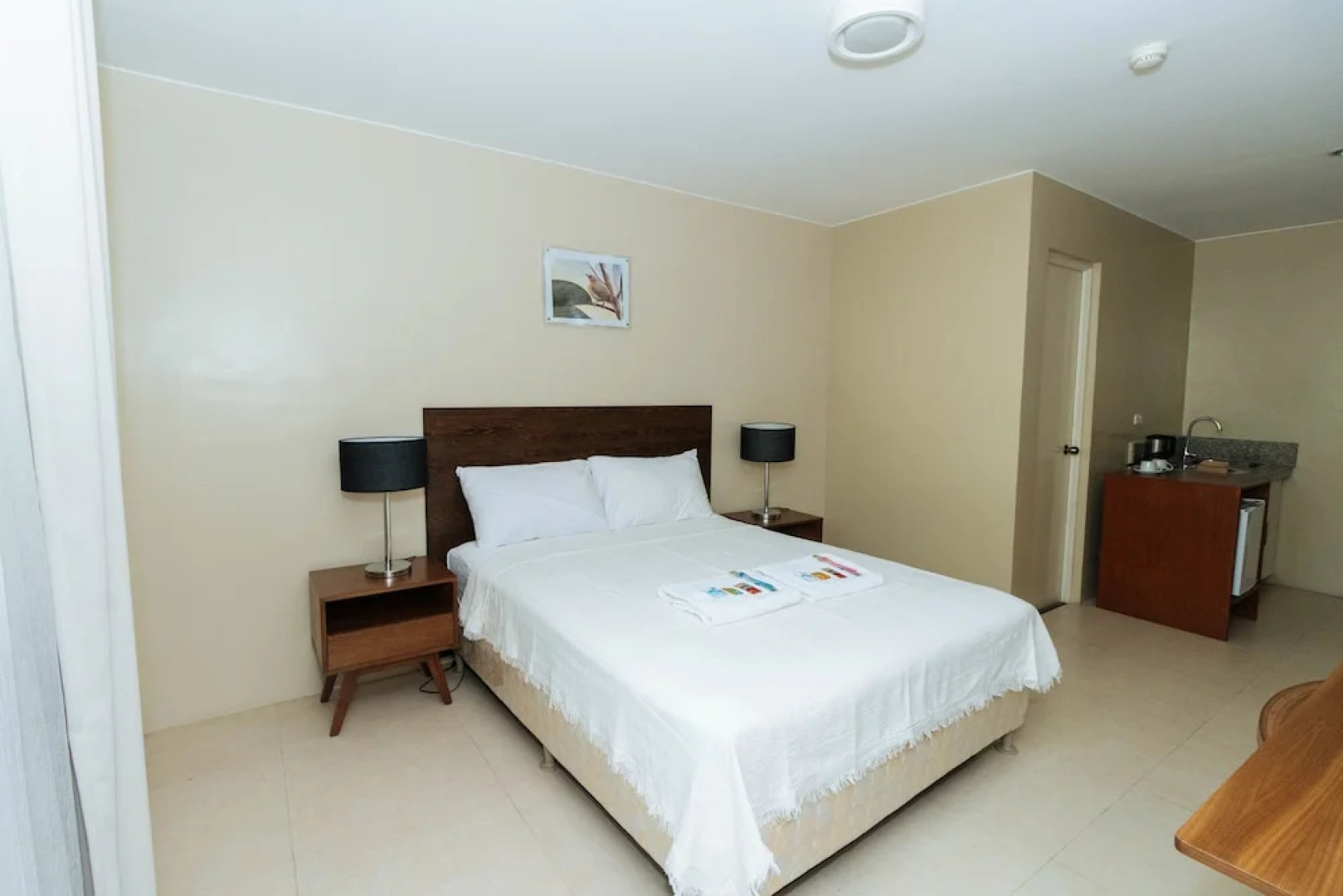 RedDoorz near Osmena Highway