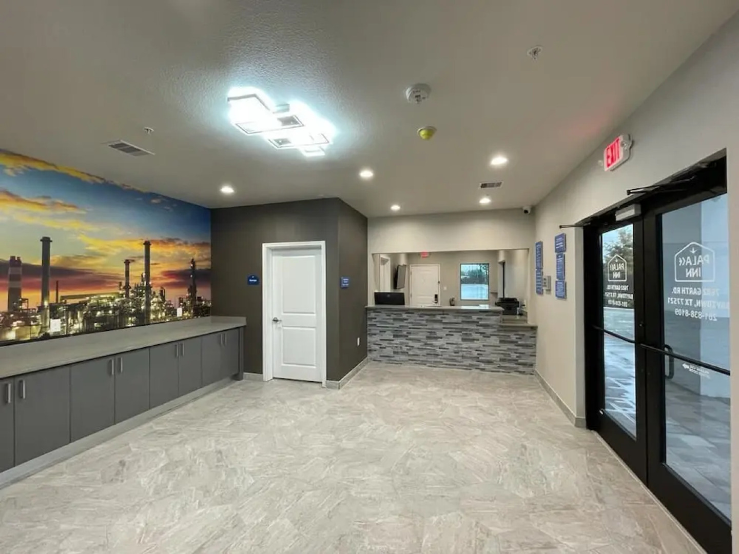 Palace Inn Blue - Garth Rd