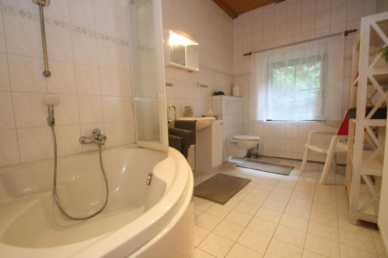 Semi detached house, Glave