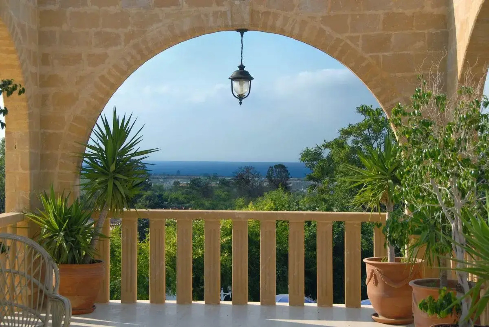 Riverside Premium Hotel