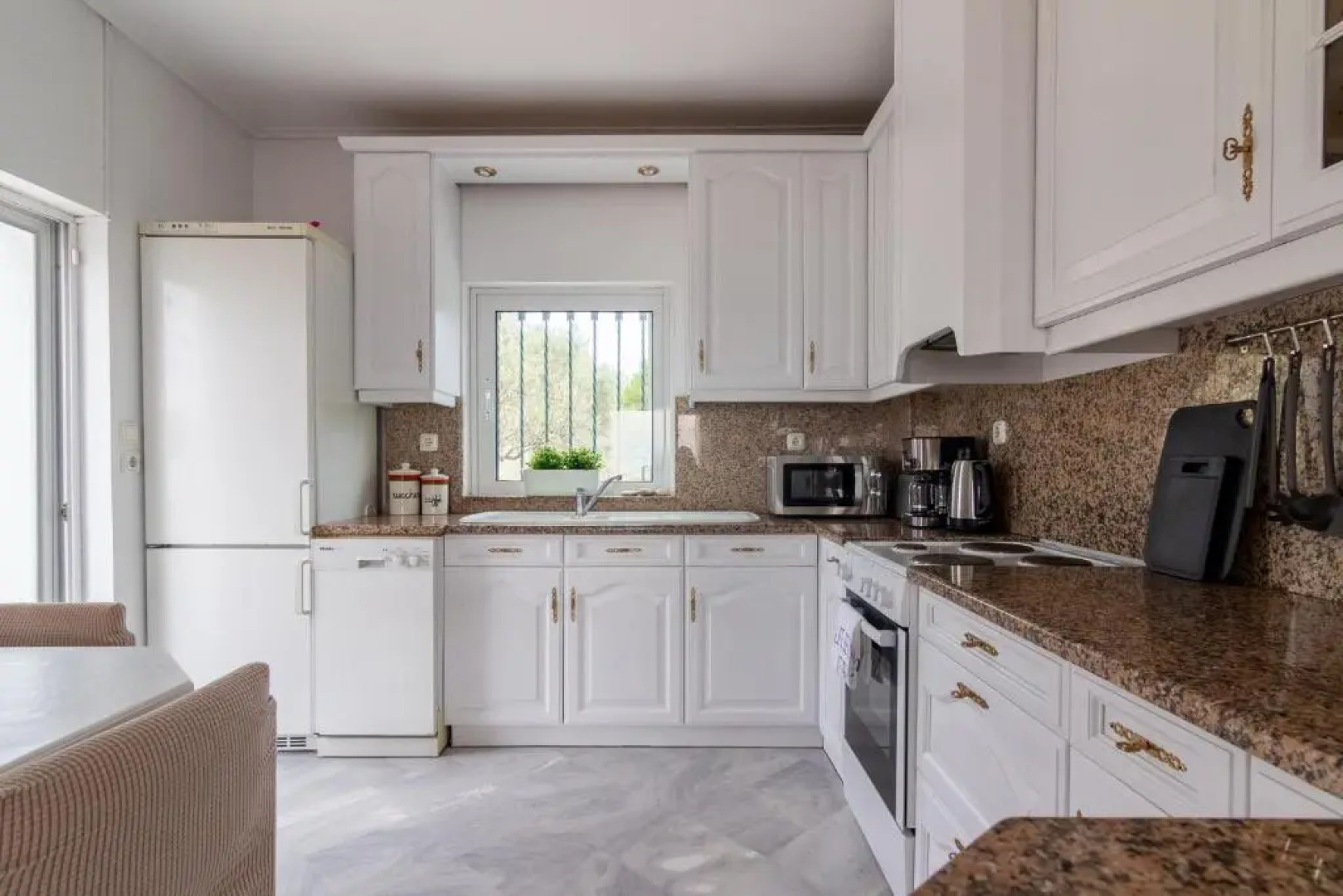 House with amazing ocean view and patio - pool