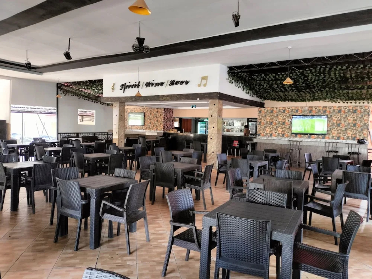 Steffan Hotel and Suites