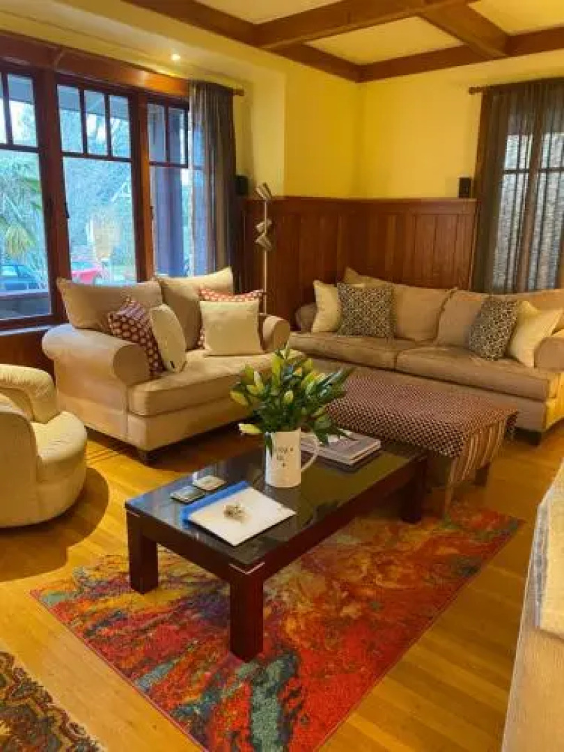 Beautiful, Quiet 3BR in Posh Kitsilano