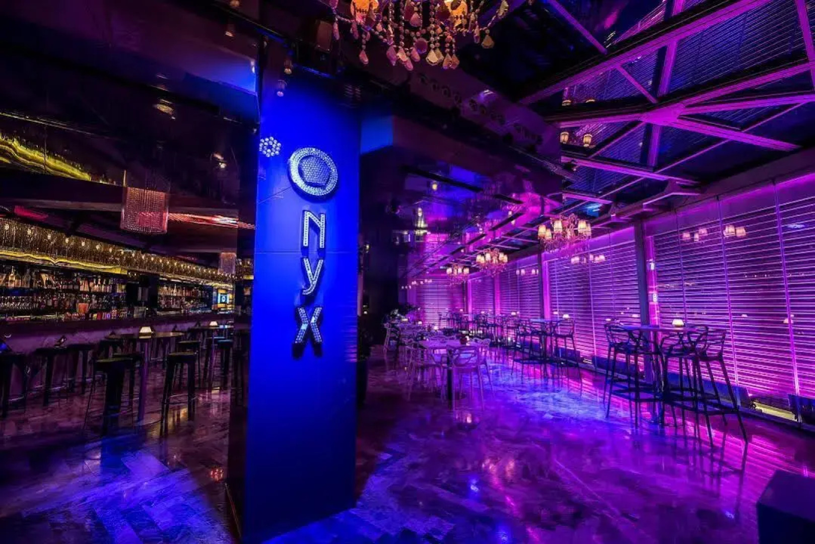 Rocks Hotel & Casino