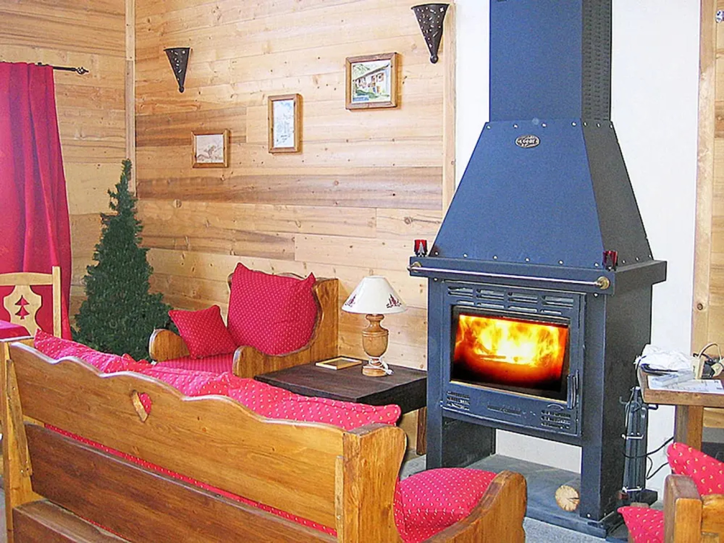 New and Modern Chalet Just 350 m From the ski Lifts